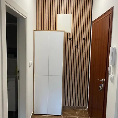 Prima Apartment *